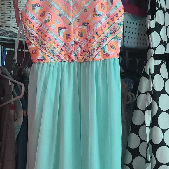 Girls dresses sz 8 - Picture 3 of 10